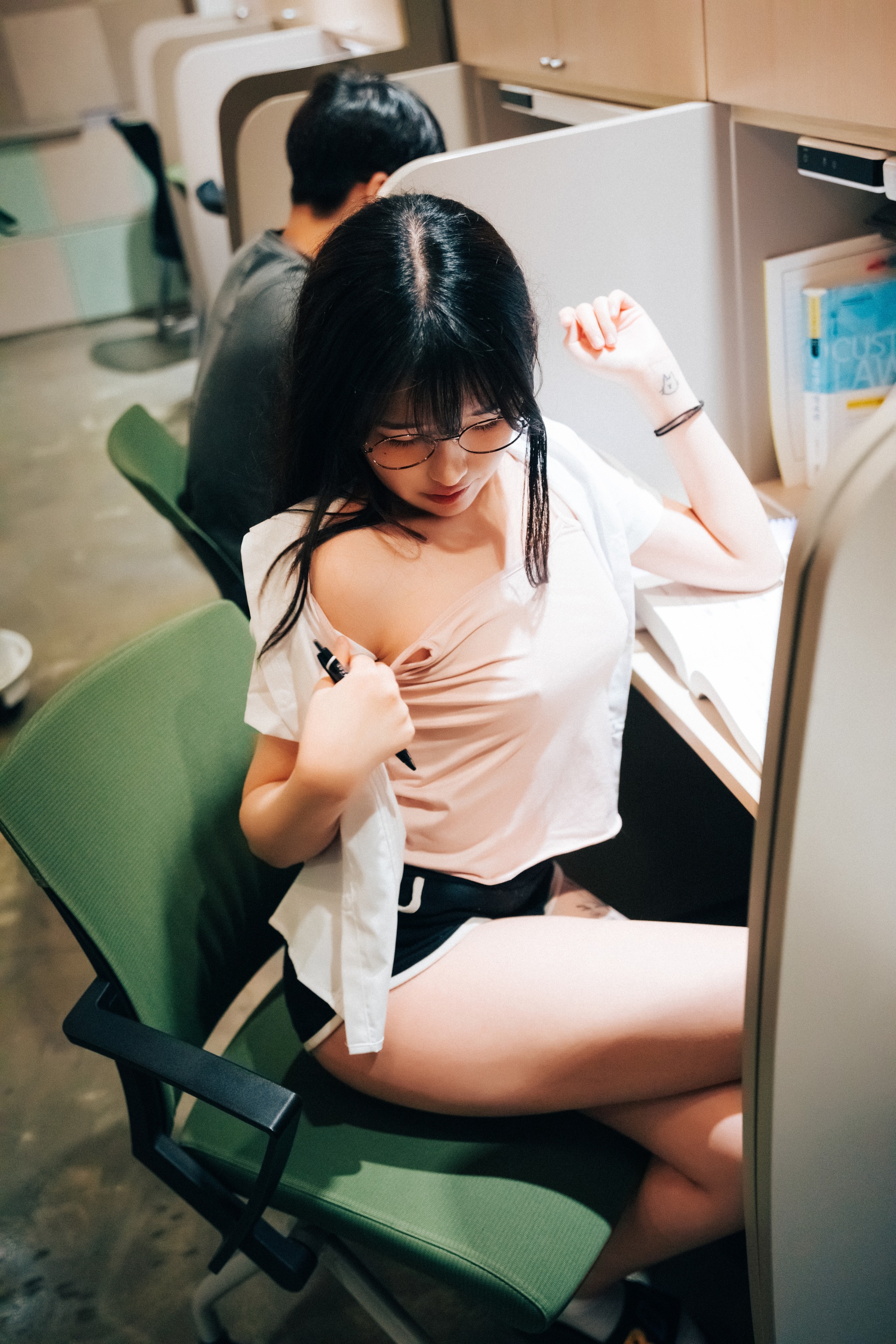 Sonson손손 - NO.029 Sonson(손손) Reading Room[88P]-XikXak